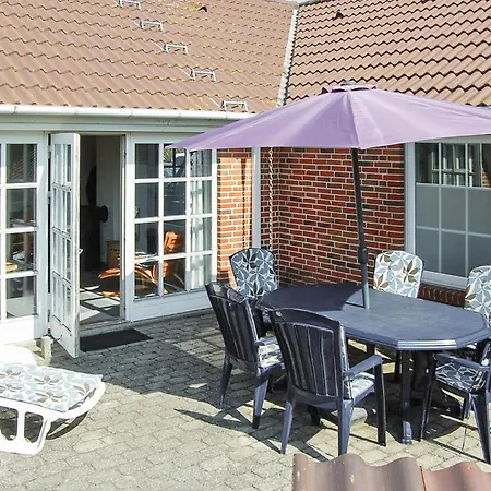 Stunning Home In Blavand With Sauna * ブラーバンド